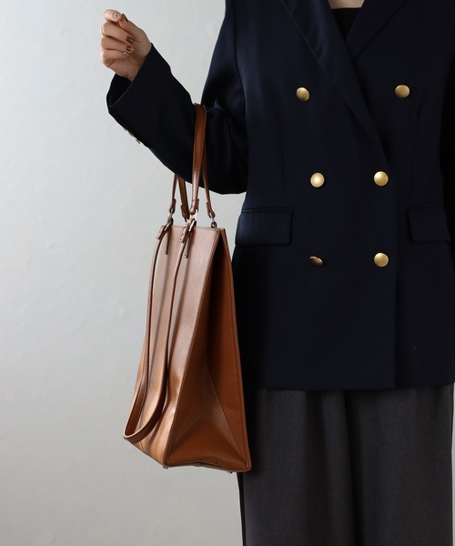 GUSCIO(グッシオ)の「【グッシオベーシック】スクエアダブルハンドル トートバッグ(トートバッグ・レディース・ベージュ系その他/グレー/ブラック/キャメル・FREE)」の17枚目の写真