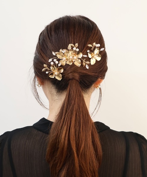 CEMONEMO(セモネモ)の「メタルフラワー Uピン ヘアコーム 3セット(ヘアピン・レディース・ゴールド・FREE)」の6枚目の写真