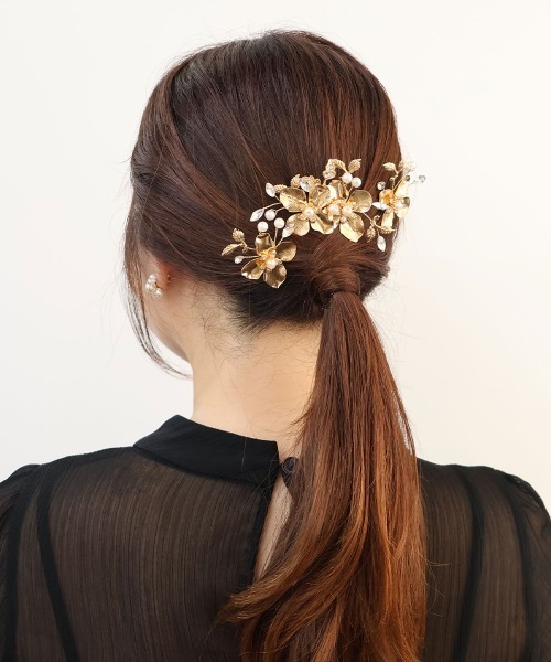 CEMONEMO(セモネモ)の「メタルフラワー Uピン ヘアコーム 3セット(ヘアピン・レディース・ゴールド・FREE)」の4枚目の写真