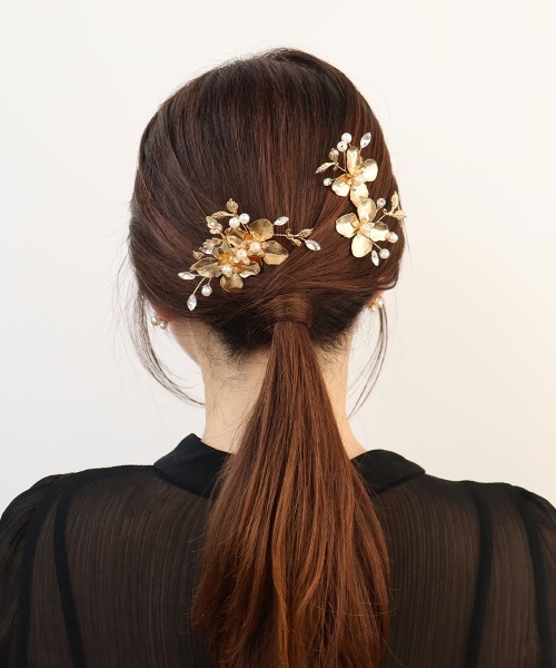 CEMONEMO(セモネモ)の「メタルフラワー Uピン ヘアコーム 3セット(ヘアピン・レディース・ゴールド・FREE)」の3枚目の写真