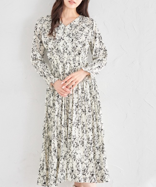 パール付きフラワープリントシャーリングギャザープリーツワンピース（ワンピース）｜tocco closet（トッコ クローゼット）