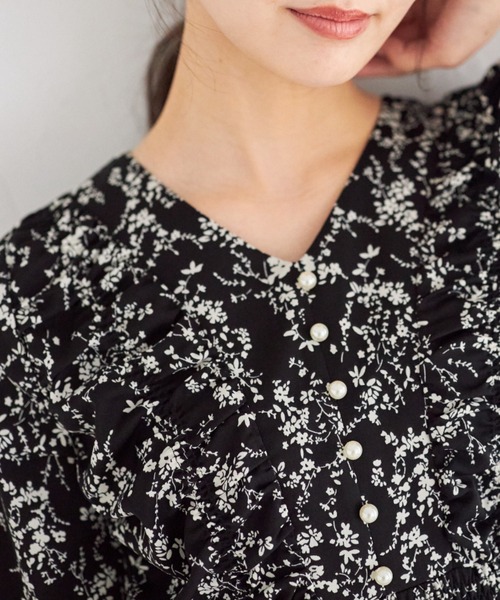 パール付きフラワープリントシャーリングギャザープリーツワンピース（ワンピース）｜tocco closet（トッコ クローゼット）