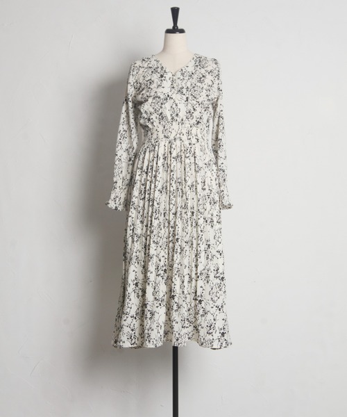 パール付きフラワープリントシャーリングギャザープリーツワンピース（ワンピース）｜tocco closet（トッコ クローゼット）