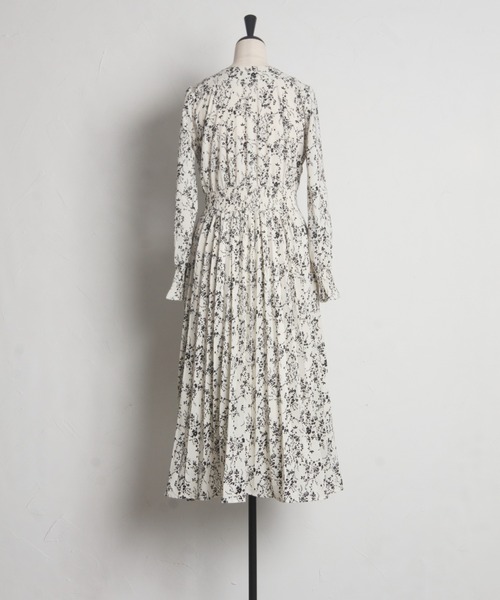 パール付きフラワープリントシャーリングギャザープリーツワンピース（ワンピース）｜tocco closet（トッコ クローゼット）