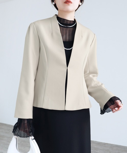 reca（レカ）の「ノーカラーフレアラインジャケット（スーツジャケット・レディース・ベージュ/ブラック・M）」の13枚目の写真