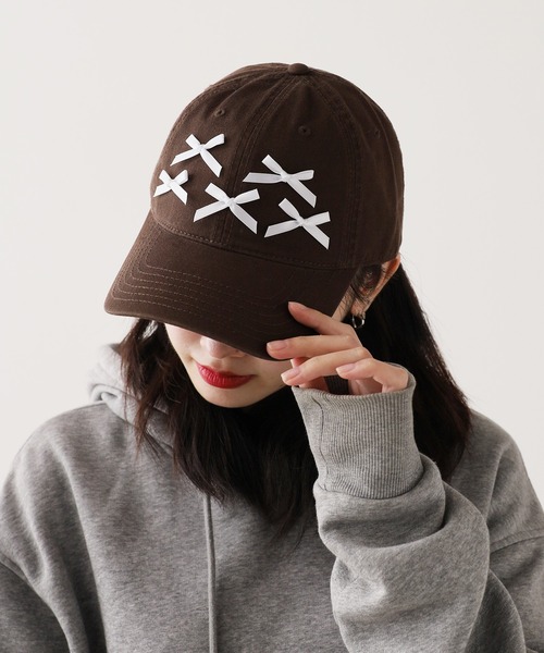 ROOPTOKYO（ループトウキョウ）の「Front Ribbon Cap 6 Panel Cap / フロント リボン キャップ 6パネルキャップ（キャップ・レディース・ホワイト/ブラウン/レッド/ダークグリーン/ブルー/ブラック/カーキ・FREE）」の3枚目の写真
