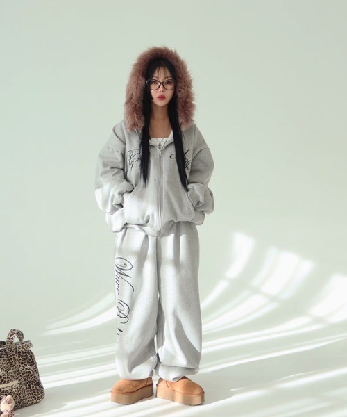 gossip!ロサンゼルス(ゴシップロサンゼルス)の「Y2K エコファー フード ジップアップ パーカー 【裏起毛】(パーカー・レディース・ブラック/グレー・FREE)」の11枚目の写真