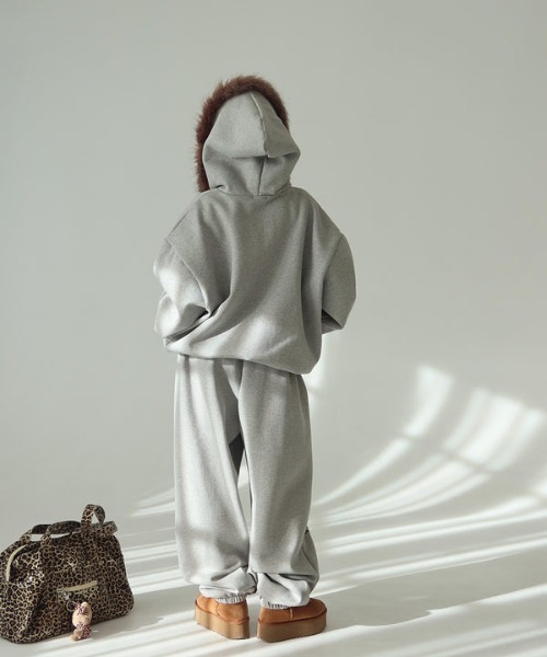 gossip!ロサンゼルス(ゴシップロサンゼルス)の「Y2K エコファー フード ジップアップ パーカー 【裏起毛】(パーカー・レディース・ブラック/グレー・FREE)」の18枚目の写真