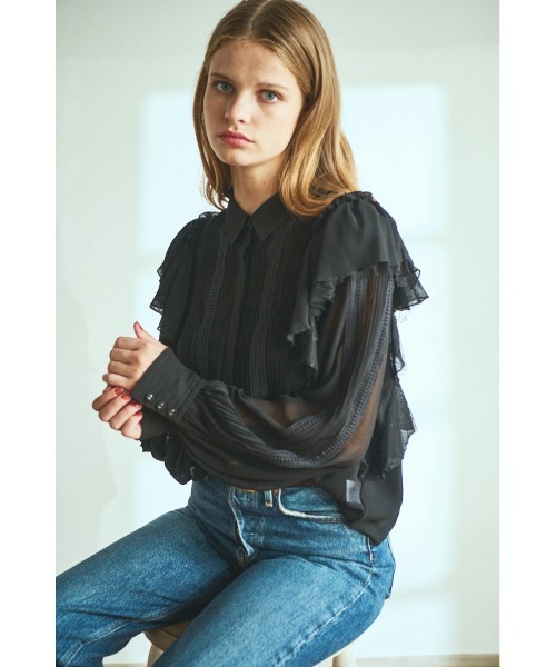 Estella.K(エステラケー)の「Loliana Blouse ラッフルレースピンタックBL(シャツ/ブラウス・レディース・オフホワイト/ブラック/モーブ系・FREE)」の20枚目の写真