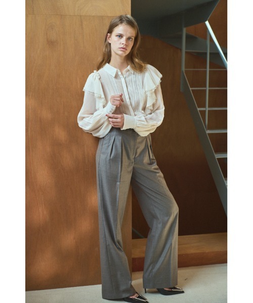 Estella.K(エステラケー)の「Loliana Blouse ラッフルレースピンタックBL(シャツ/ブラウス・レディース・オフホワイト/ブラック/モーブ系・FREE)」の6枚目の写真