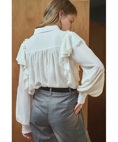 Estella.K(エステラケー)の「Loliana Blouse ラッフルレースピンタックBL(シャツ/ブラウス・レディース・オフホワイト/ブラック/モーブ系・FREE)」の10枚目の写真
