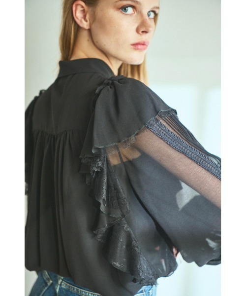 Estella.K(エステラケー)の「Loliana Blouse ラッフルレースピンタックBL(シャツ/ブラウス・レディース・オフホワイト/ブラック/モーブ系・FREE)」の17枚目の写真