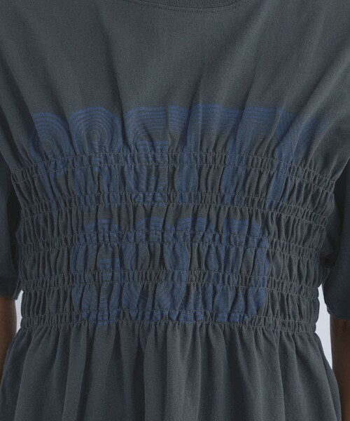 Russell Athletic（ラッセルアスレティック）の「【別注】＜RUSSELL ATHLETIC＞シャーリング プリント Tシャツ（Tシャツ/カットソー・レディース・オフホワイト/ブラック/ライトブルー・FREE）」の20枚目の写真