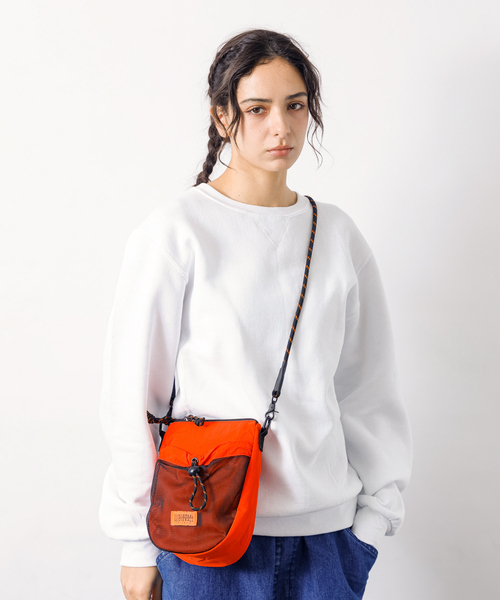 UNIVERSAL OVERALL(ユニバーサルオーバーオール)の「【UNIVERSALOVERALL / ユニバーサルオーバーオール】Front mesh zile mini shoulder /フロントメッシュミニショルダーバッグ/UVO-204(ショルダーバッグ・メンズ・ブラック/ベージュ/オレンジ/モカ・フリー)」の4枚目の写真