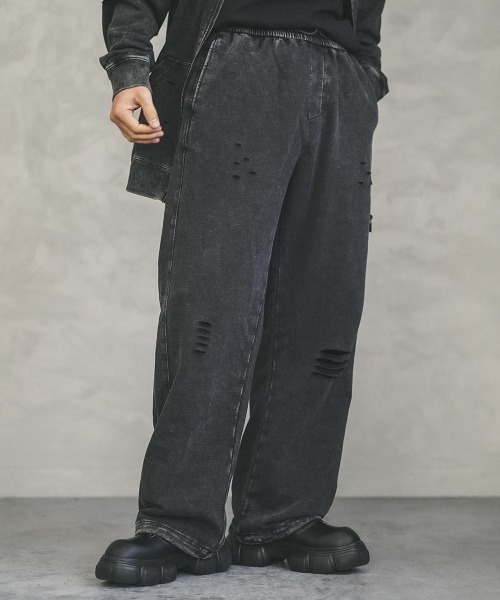 Shoowtime(ショウタイム)の「Pigment dye straight damage sweatpants / ピグメントダイストレートダメージスウェットパンツ(スウェットパンツ・メンズ・ブラック系・X-LARGE/MEDIUM)」の2枚目の写真