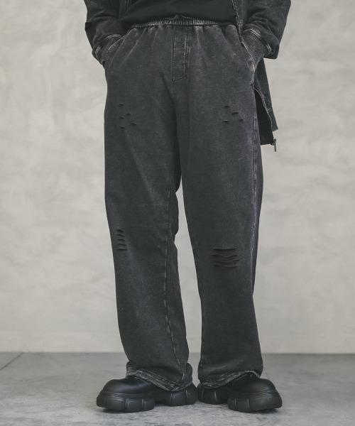 Shoowtime(ショウタイム)の「Pigment dye straight damage sweatpants / ピグメントダイストレートダメージスウェットパンツ(スウェットパンツ・メンズ・ブラック系・X-LARGE/MEDIUM)」の3枚目の写真
