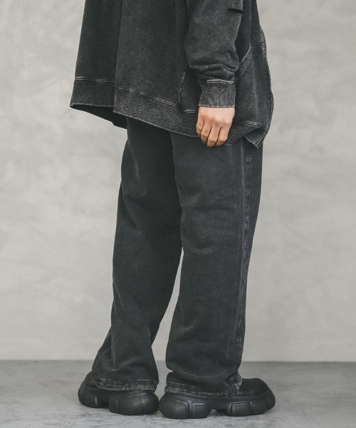 Shoowtime(ショウタイム)の「Pigment dye straight damage sweatpants / ピグメントダイストレートダメージスウェットパンツ(スウェットパンツ・メンズ・ブラック系・X-LARGE/MEDIUM)」の7枚目の写真