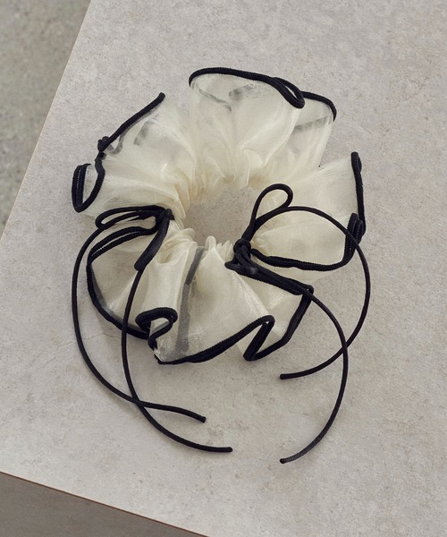 GOLDY（ゴールディ）の「リボン ハング パイピング シュシュ（シュシュ・レディース・オフホワイト/ライトブラウン/ブラック/ワイン/ベージュ・FREE）」の6枚目の写真