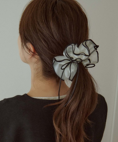 GOLDY（ゴールディ）の「リボン ハング パイピング シュシュ（シュシュ・レディース・オフホワイト/ライトブラウン/ブラック/ワイン/ベージュ・FREE）」の7枚目の写真