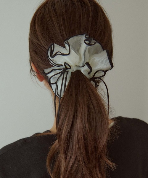 GOLDY（ゴールディ）の「リボン ハング パイピング シュシュ（シュシュ・レディース・オフホワイト/ライトブラウン/ブラック/ワイン/ベージュ・FREE）」の8枚目の写真