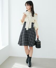 バックレースアップフレアスカート