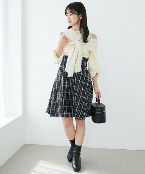 MAJESTIC LEGON（マジェスティックレゴン）の「【丈が選べる/スタイルアップが叶う】バックレースアップフレアスカート（スカート・レディース・ホワイト系その他2/グレー/オフホワイト/ブラック系その他3/ブラック系その他2/ブラック/ブラック系その他/ホワイト系その他/グレー系その他/アイボリー/ホワイト系その他3/A/ダークブラウン/ブラウン/ブラウン系その他2/ホワイト系その他4/B/ブラウン系その他5・MEDIUM/SMALL）」の17枚目の写真