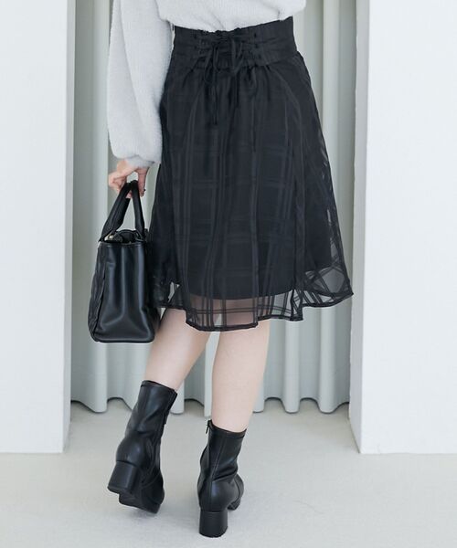 MAJESTIC LEGON（マジェスティックレゴン）の「【丈が選べる/スタイルアップが叶う】バックレースアップフレアスカート（スカート・レディース・ホワイト系その他2/グレー/オフホワイト/ブラック系その他3/ブラック系その他2/ブラック/ブラック系その他/ホワイト系その他/グレー系その他/アイボリー/ホワイト系その他3/A/ダークブラウン/ブラウン/ブラウン系その他2/ホワイト系その他4/B/ブラウン系その他5・MEDIUM/SMALL）」の10枚目の写真