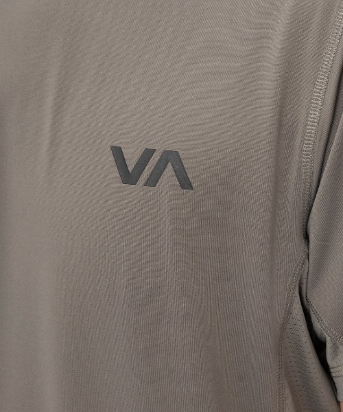 RVCA(ルーカ)の「RVCA メンズ 【VA SPORT】 PORT VENT SS 【2025年春夏モデル】/ルーカ伸縮吸汗抗菌性半袖Tシャツ(Tシャツ/カットソー・メンズ・ホワイト/ブラック/グレー系その他・SMALL/MEDIUM/LARGE/X-LARGE)」の6枚目の写真