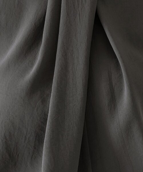 UNTITLED（アンタイトル）の「【セットアップ可/接触冷感/イージーケア】リラクミスト　2WAYブラウス（シャツ/ブラウス・レディース・ベージュ/ネイビー/ブラック/オフホワイト/チャコールグレー・00/01/02/03/04/44/46/48/50）」の7枚目の写真