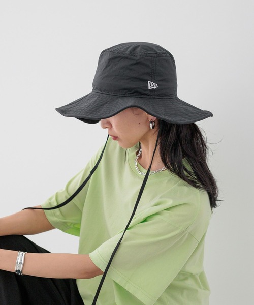 NEW ERA(ニューエラ)の「【HEREIAM】NEWERA別注/AdventureHAT WIRE in 2.0(ハット・レディース・ベージュ/ブラック・MEDIUM)」の1枚目の写真