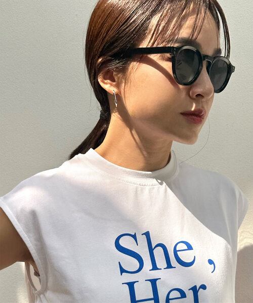 KOBE LETTUCE（コウベレタス）の「[ 春名亜美さんセレクト ]選べるフレームファッショングラス（サングラス・レディース・ブラウン系/ブラック×ブルー/ブラック×ブラック/ブラック系1/ブラック系・FREE）」の2枚目の写真