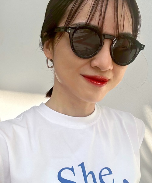 KOBE LETTUCE（コウベレタス）の「[ 春名亜美さんセレクト ]選べるフレームファッショングラス（サングラス・レディース・ブラウン系/ブラック×ブルー/ブラック×ブラック/ブラック系1/ブラック系・FREE）」の20枚目の写真