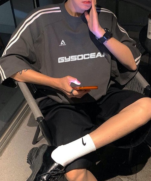 CERCA(チェルカ)の「【NOWLE】ライン柄 スポーティー ビッグ ゲームシャツ/サッカーシャツ(Tシャツ/カットソー・メンズ・グレー/ネイビー・LARGE/X-LARGE)」の10枚目の写真