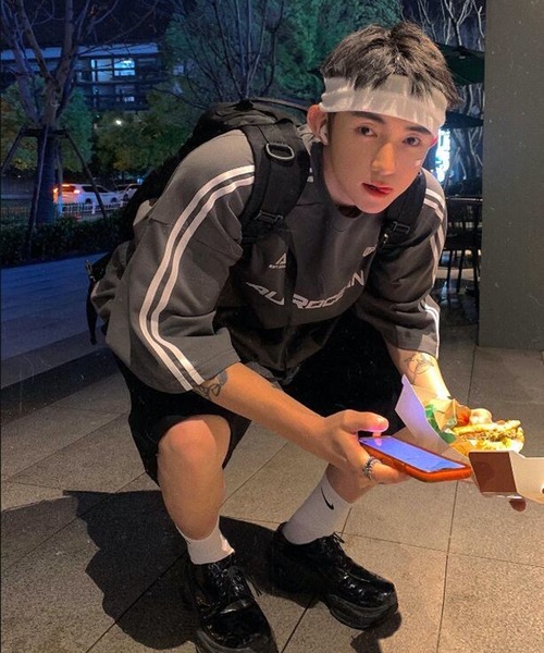 CERCA(チェルカ)の「【NOWLE】ライン柄 スポーティー ビッグ ゲームシャツ/サッカーシャツ(Tシャツ/カットソー・メンズ・グレー/ネイビー・LARGE/X-LARGE)」の17枚目の写真