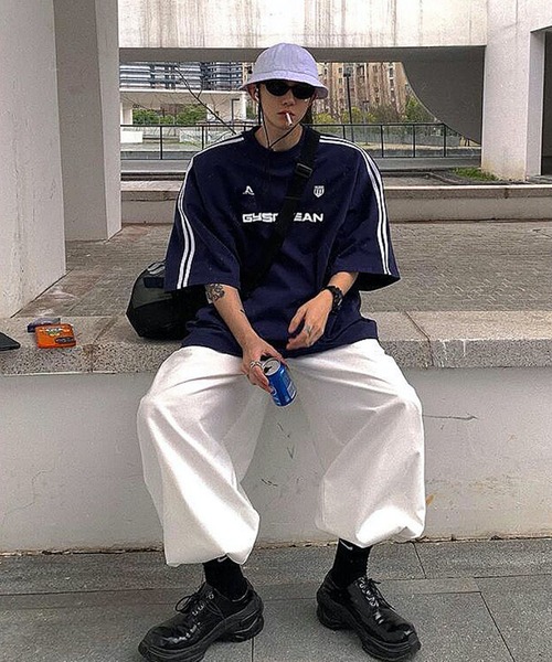 CERCA(チェルカ)の「【NOWLE】ライン柄 スポーティー ビッグ ゲームシャツ/サッカーシャツ(Tシャツ/カットソー・メンズ・グレー/ネイビー・LARGE/X-LARGE)」の21枚目の写真