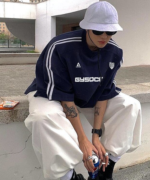 CERCA(チェルカ)の「【NOWLE】ライン柄 スポーティー ビッグ ゲームシャツ/サッカーシャツ(Tシャツ/カットソー・メンズ・グレー/ネイビー・LARGE/X-LARGE)」の22枚目の写真