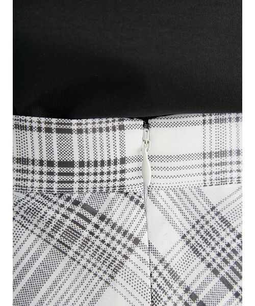 CELFORD(セルフォード)の「シアーチェックナロースカート(スカート・レディース・ダークネイビー/ホワイト/ベージュ・38/36)」の16枚目の写真
