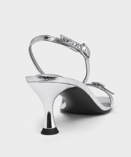 CHARLES & KEITH(チャールズ & キース)の「バックル スリングバックキトゥンヒール(サンダル・レディース・シルバー/ライトアッシュグレー/ブラック系その他7・22cm/22.5cm/23cm/23.5cm/24.5cm/25cm/25.5cm/26.5cm)」の16枚目の写真