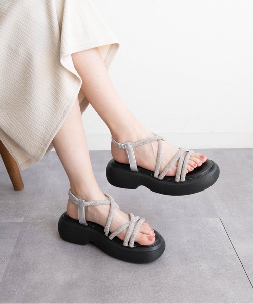 Fabby fabby(ファビィーファビィー)の「厚底ラウンドコンフォートラインストーンサンダル(サンダル・レディース・ブラック/シルバー・MEDIUM/LARGE)」の21枚目の写真