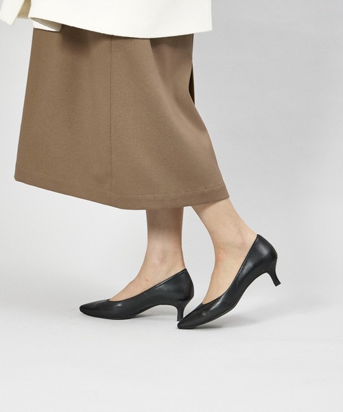 carino（カリーノ）の「ポインテッドトゥプレーンパンプス（パンプス・レディース・ブラック/シルバー・24cm/23.5cm/23cm/24.5cm/22.5cm）」の15枚目の写真