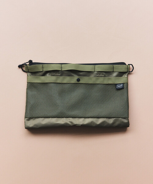 FREAK'S STORE(フリークスストア)の「YOSEMITE STRAP/ヨセミテストラップ EXPANDER SHOULDER BAG(ショルダーバッグ・メンズ・チャコールグレー/ブラック/オリーブ・ONE SIZE)」の5枚目の写真