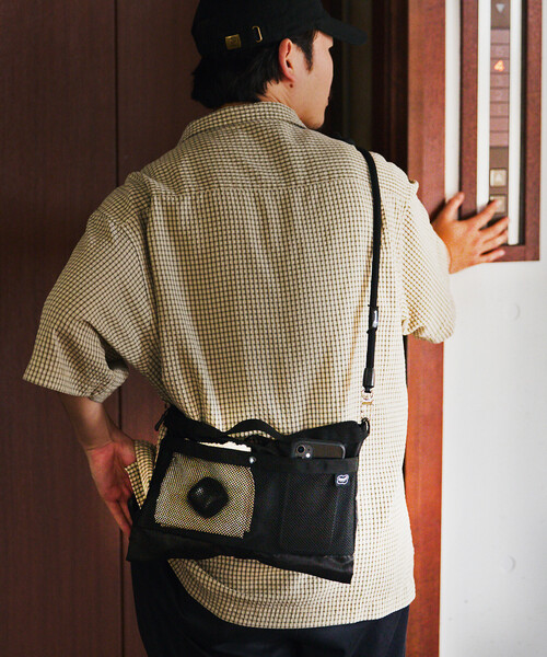FREAK'S STORE(フリークスストア)の「YOSEMITE STRAP/ヨセミテストラップ EXPANDER SHOULDER BAG(ショルダーバッグ・メンズ・チャコールグレー/ブラック/オリーブ・ONE SIZE)」の8枚目の写真