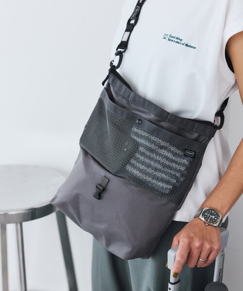 FREAK'S STORE(フリークスストア)の「YOSEMITE STRAP/ヨセミテストラップ EXPANDER SHOULDER BAG(ショルダーバッグ・メンズ・チャコールグレー/ブラック/オリーブ・ONE SIZE)」の10枚目の写真