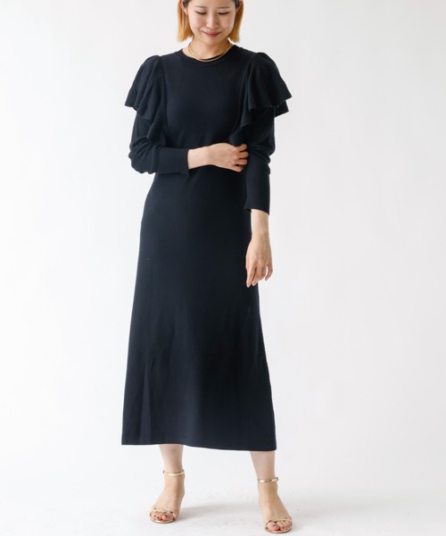 DESIGNWORKS(デザインワークス)の「ラッフルニットワンピース(ワンピース・レディース・ホワイト/ブラック・38)」の2枚目の写真