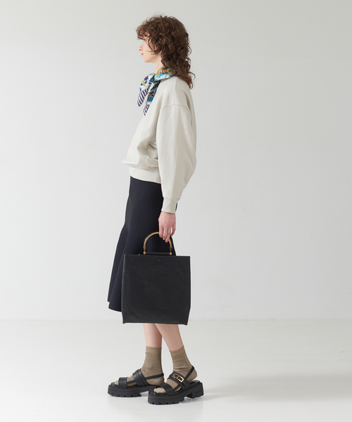 DESIGNWORKS（デザインワークス）の「裏毛ショート丈プルオーバー（Tシャツ/カットソー・レディース・グレイッシュベージュ/オレンジ・38）」の4枚目の写真