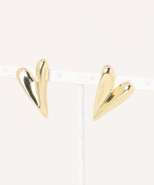 big metal london(ビッグメタルロンドン)の「【金属アレルギー対応】スタッドピアス CASSIA FOLDED HEART STUD(ピアス(両耳用)・レディース・ゴールド・FREE)」の1枚目の写真