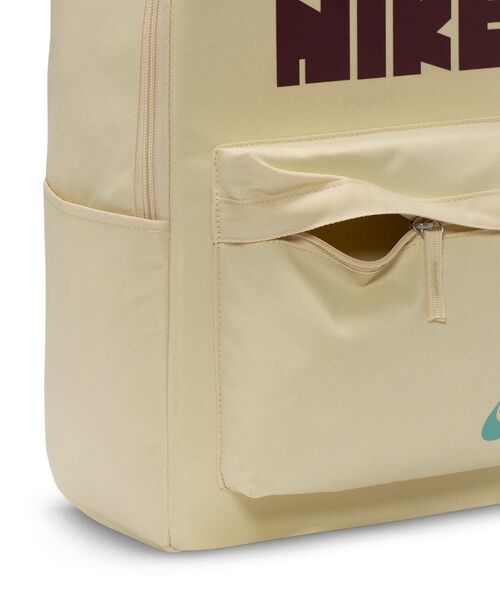NIKE(ナイキ)の「ナイキ ヘリテージ バックパック (25L) / Nike Heritage Backpack (25L) HV6614-229 Light Khaki(バックパック/リュック・メンズ・ブラウン系その他2・ONE SIZE)」の6枚目の写真