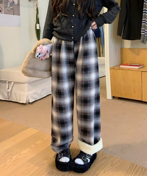 SEU(エスイーユー)の「レディース チェック柄ツイルストレートワイドパンツ 裏ボア起毛パンツ オフィスカジュアル きれいめカジュアル 韓国(その他パンツ・レディース・ブラック/ホワイト/ブラウン/ベージュ/チャコール/グリーン・フリー)」の12枚目の写真