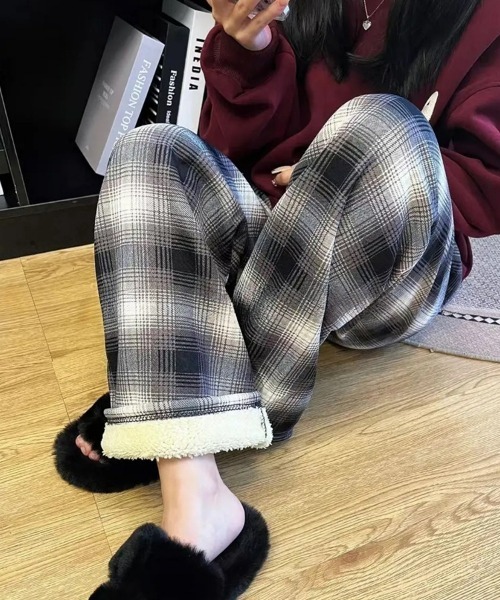 SEU(エスイーユー)の「レディース チェック柄ツイルストレートワイドパンツ 裏ボア起毛パンツ オフィスカジュアル きれいめカジュアル 韓国(その他パンツ・レディース・ブラック/ホワイト/ブラウン/ベージュ/チャコール/グリーン・フリー)」の14枚目の写真