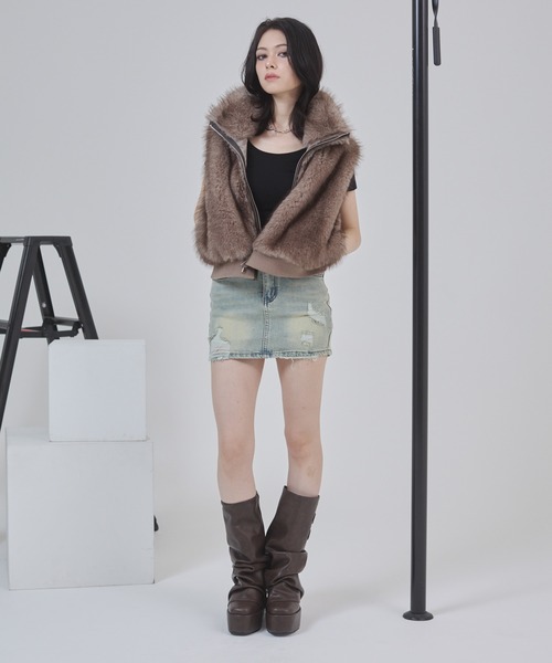 ENVYM(アンビー)の「ショート丈ダブルジップファーベスト(ベスト・レディース・グレー/ベージュ・FREE)」の12枚目の写真